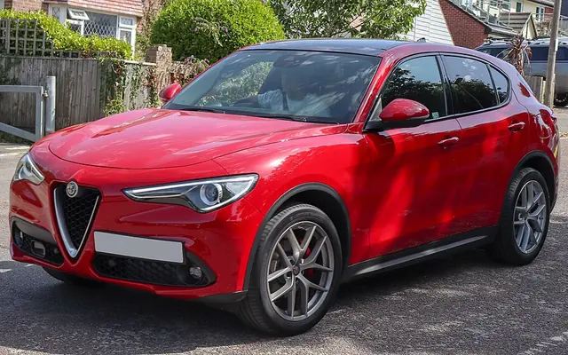 Alfa Romeo Stelvio fotoğraf