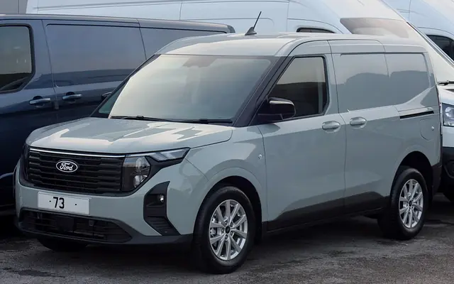 Ford Tourneo Courier fotoğraf
