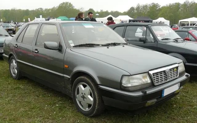 Lancia Thema fotoğraf