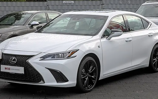 Lexus ES fotoğraf