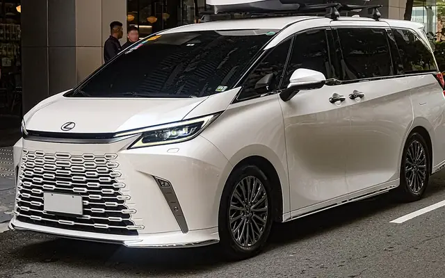 Lexus LM fotoğraf