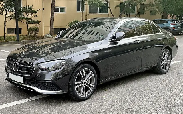 Mercedes E Serisi fotoğraf