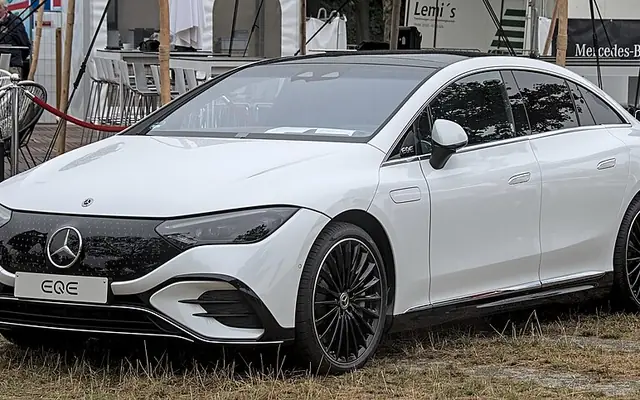 Mercedes EQE fotoğraf