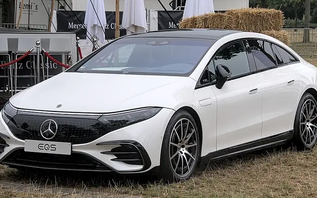 Mercedes EQS fotoğraf