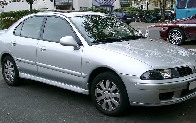 Mitsubishi Carisma fotoğraf