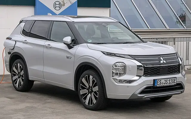 Mitsubishi Outlander fotoğraf