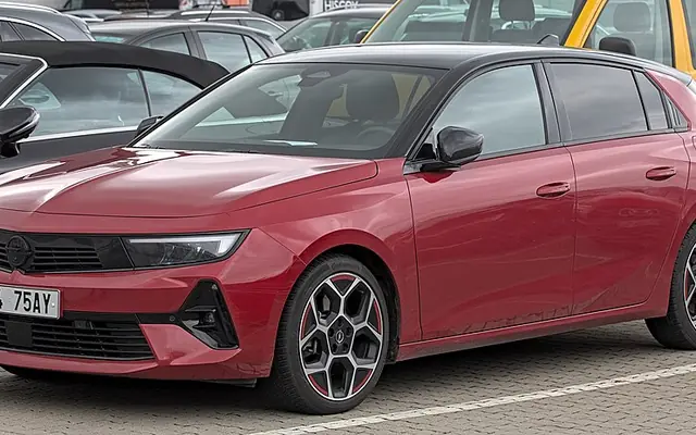 Opel Astra fotoğraf