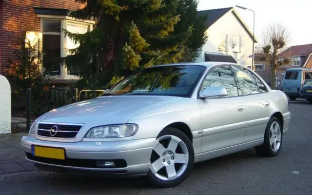 Opel Omega fotoğraf