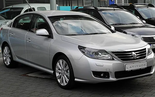 Renault Latitude fotoğraf