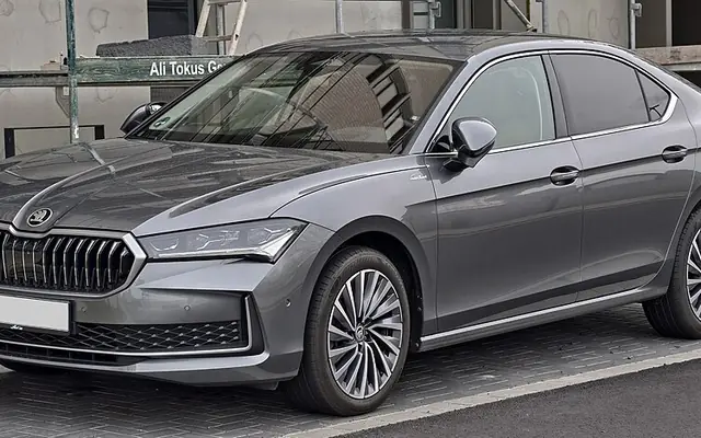 Skoda Superb fotoğraf