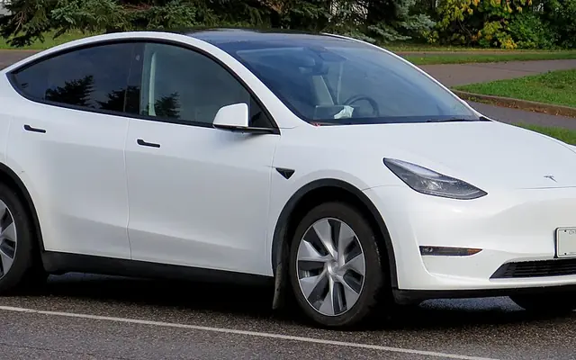 Tesla Model Y fotoğraf