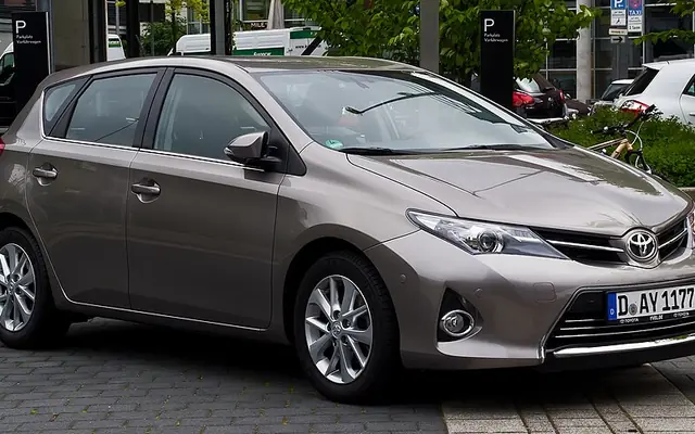Toyota Auris fotoğraf