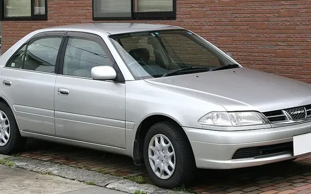 Toyota Carina fotoğraf