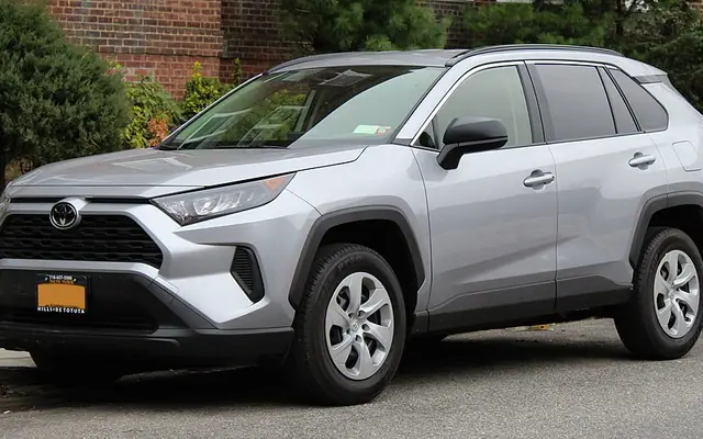 Toyota RAV4 fotoğraf
