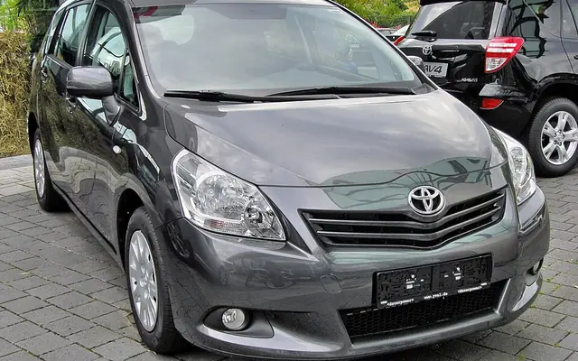Toyota Verso fotoğraf